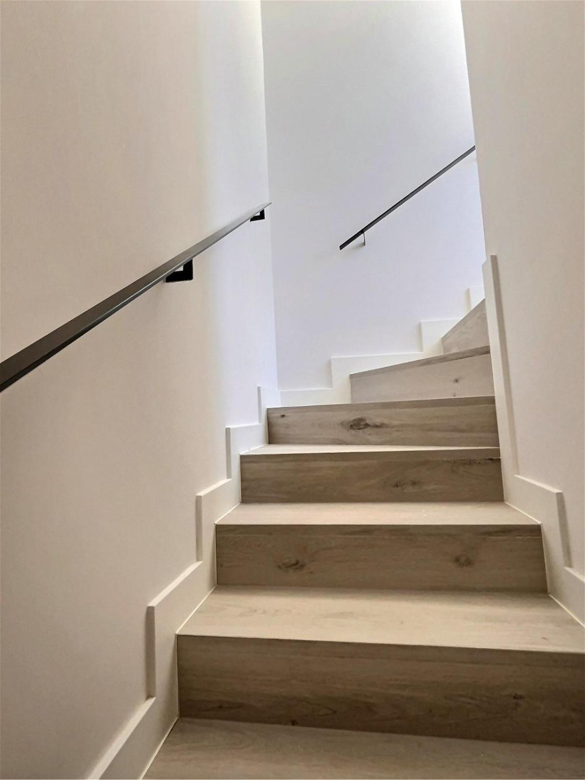 Golf Club, Step Into Elegance With 3-bedroom Luxury Modern Townhouse Close To Sotogrande